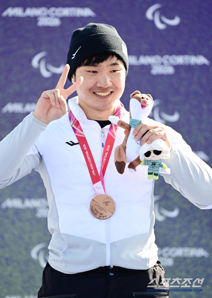 "김상겸→유승은→최가온→그리고 이제혁!" 비장애 스노보드 선수 출신 이제혁의 기적, 포기하지 않으면 기회는 온다[밀라노-코르티나 패럴림픽 현장]
