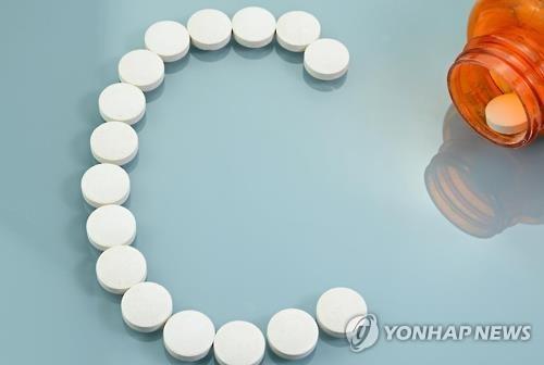 [건강포커스] "매일 먹는 종합비타민·미네랄, 생물학적 노화 늦춘다"