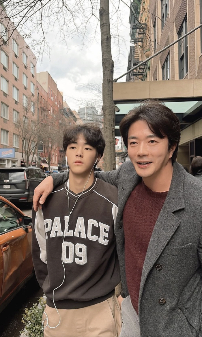 "아빠와 판박이" 권상우, 182cm 17세 子와 거리 활보..그림같은 투샷