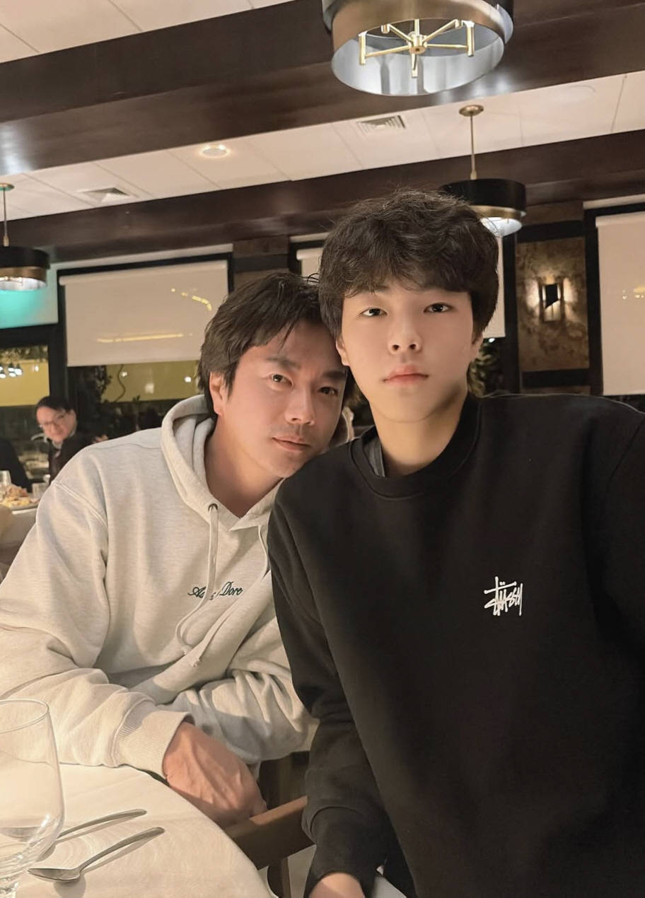 "아빠와 판박이" 권상우, 182cm 17세 子와 거리 활보..그림같은 …