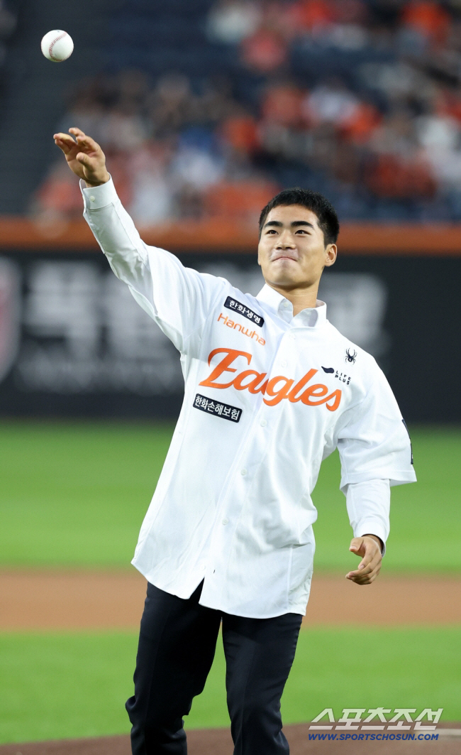 "기사 잘 안보려고 해요" 19세 신인 맞아? 이런 평정심이라니…'캠프 …