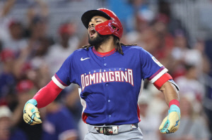 한국 만나러 가자! '타티스 만루포 포함 6타점' 도미니카R, 이스라엘 대파하고 3연승