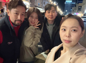 28기 순자♥미스터 킴, 열애 티 냈네..영자♥영철 결혼식 동반 참석