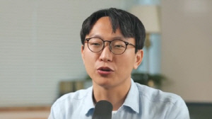 ‘저속노화’ 정희원, 연구원 강제추행 혐의 불송치..혐의 일부만 인정