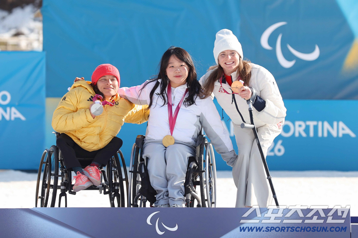 "오늘밤 첫 다관왕 도전" '스마일리' 김윤지의 괴력 스퍼트...'은메달…