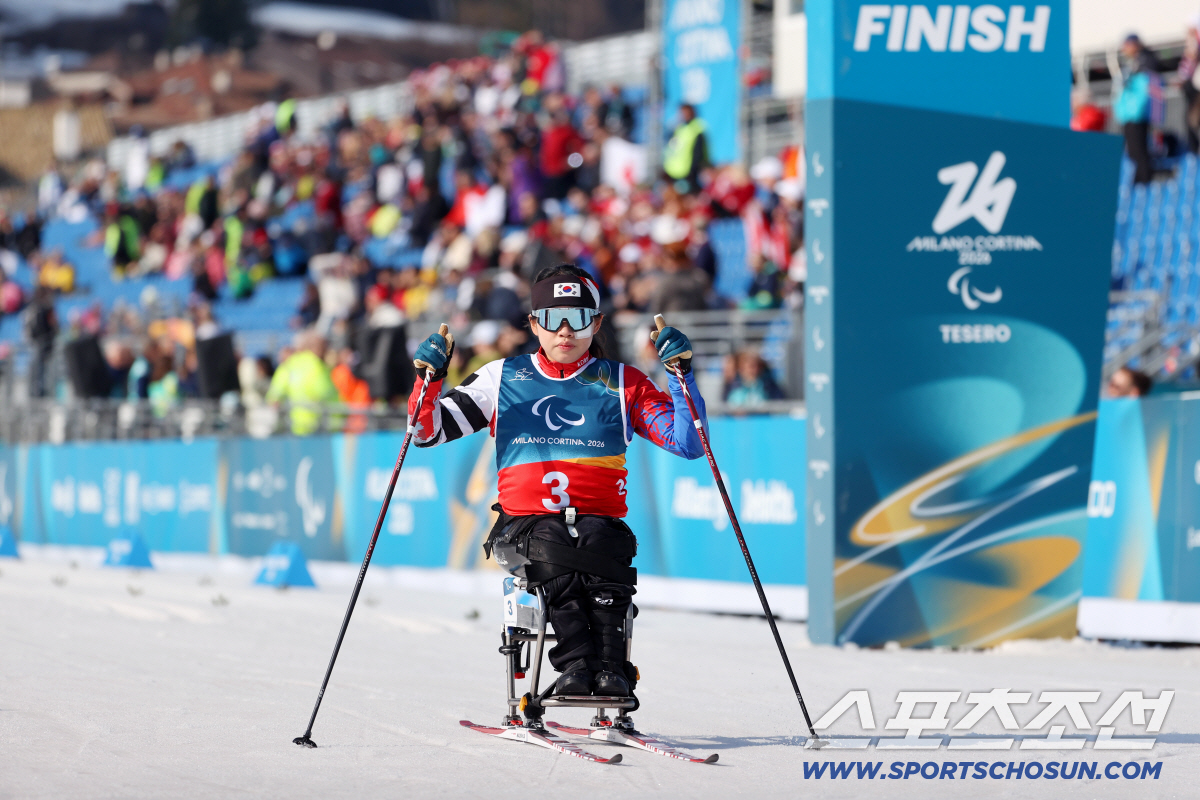 "오늘밤 첫 다관왕 도전" '스마일리' 김윤지의 괴력 스퍼트...'은메달…