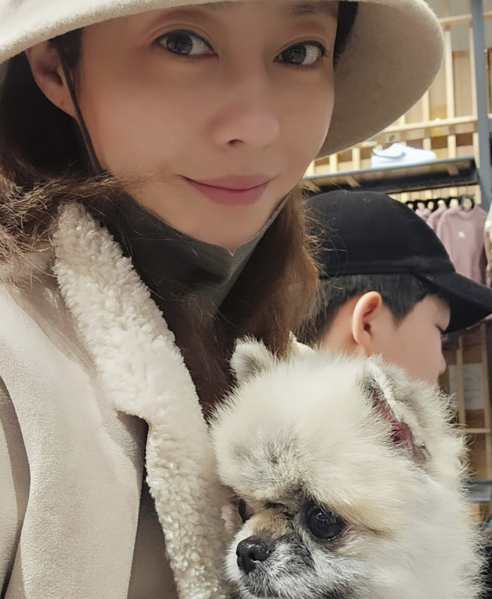 '43세 싱글맘' 이지현, 안타까운 소식 전했다 "임플란트 10개 넘어, 잇몸 이식술도 받아"