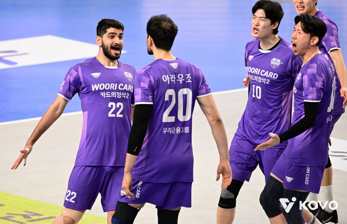 '원정불패' 철우매직 계속된다! '태풍의눈' 우리카드, 대한항공 → 현대…