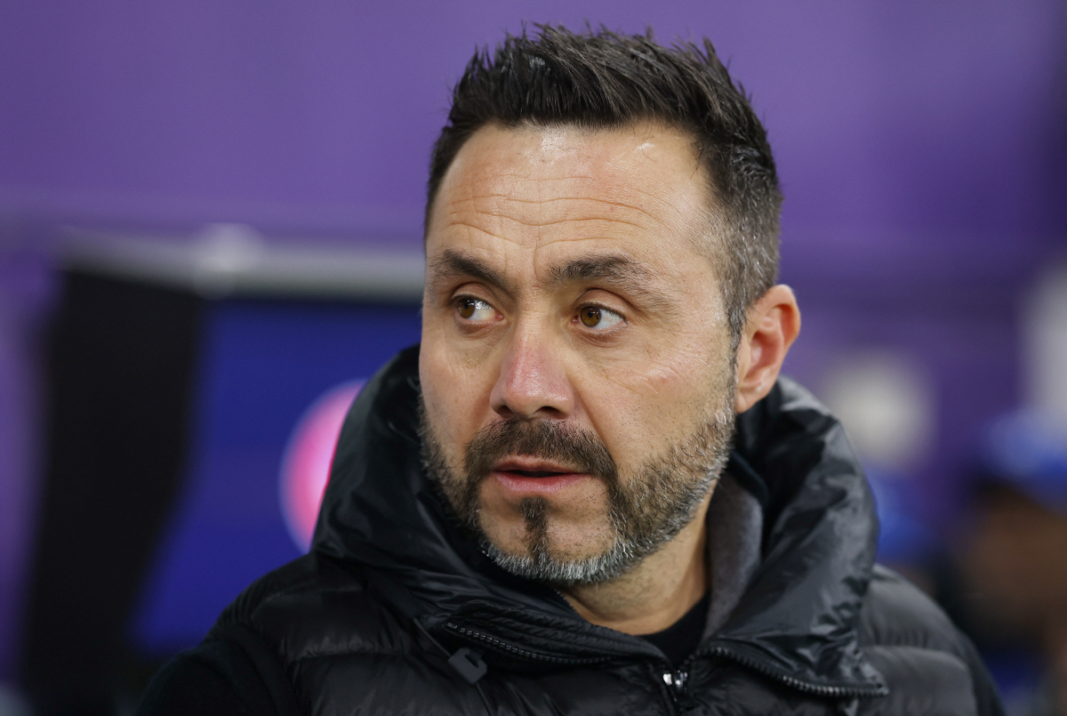 "그라운드에서 물밑에서 '동네북'이네" 2부 강등 위기 고조 토트넘, 정…