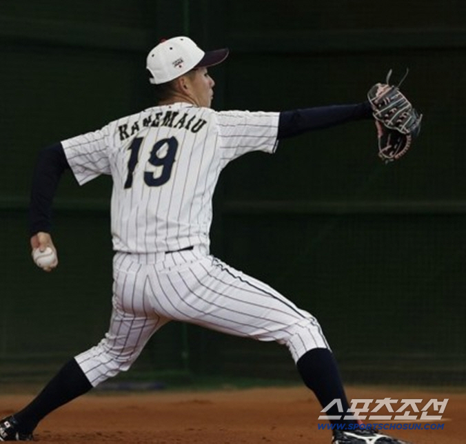 송성문에 2타점 2루타 맞고 안현민에 홈 스틸 허용했는데…대체 선수로 마…