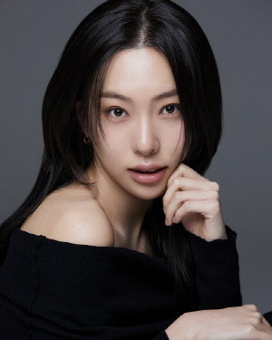 이진이, 母 황신혜와 한솥밥...큐브엔터테인먼트와 전속계약 체결 [공식]