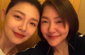 故서희원 유골함 사진으로 20대女 '헌팅'...서희제 남편, 고인 모독 논란