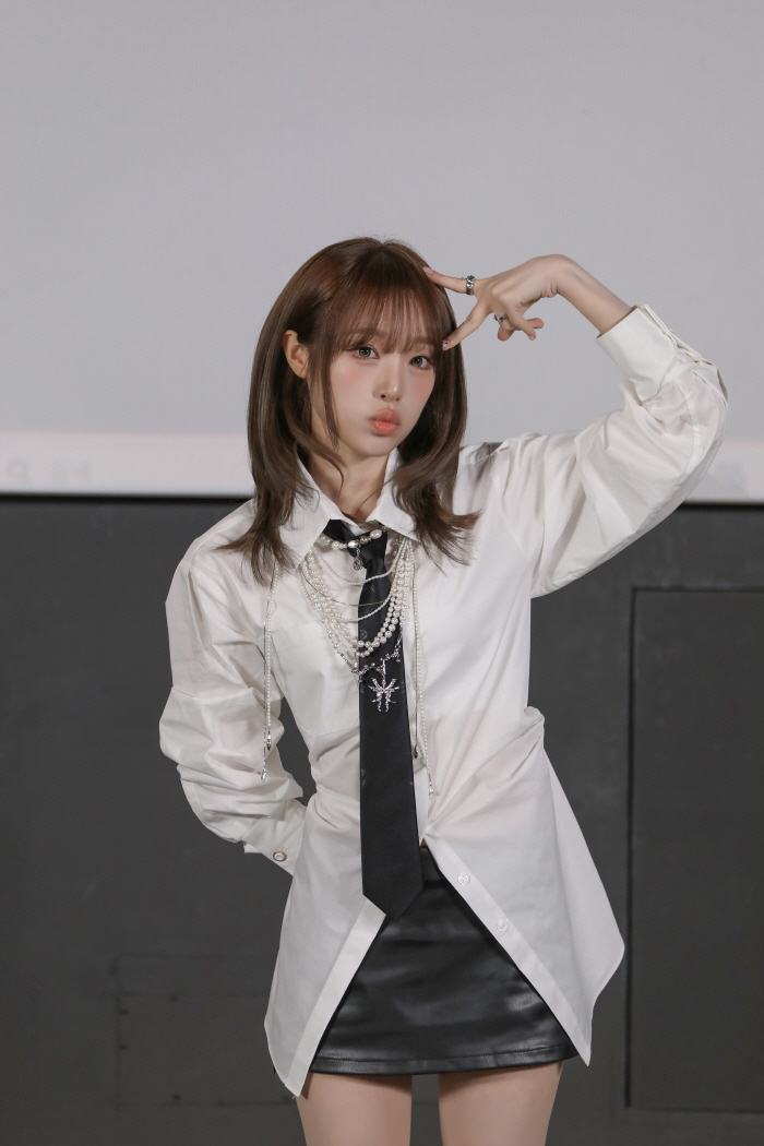 [SC현장]"티아라·오캬 처럼"…최예나, 2세대 감성 입은 '예나 코어'(종합)