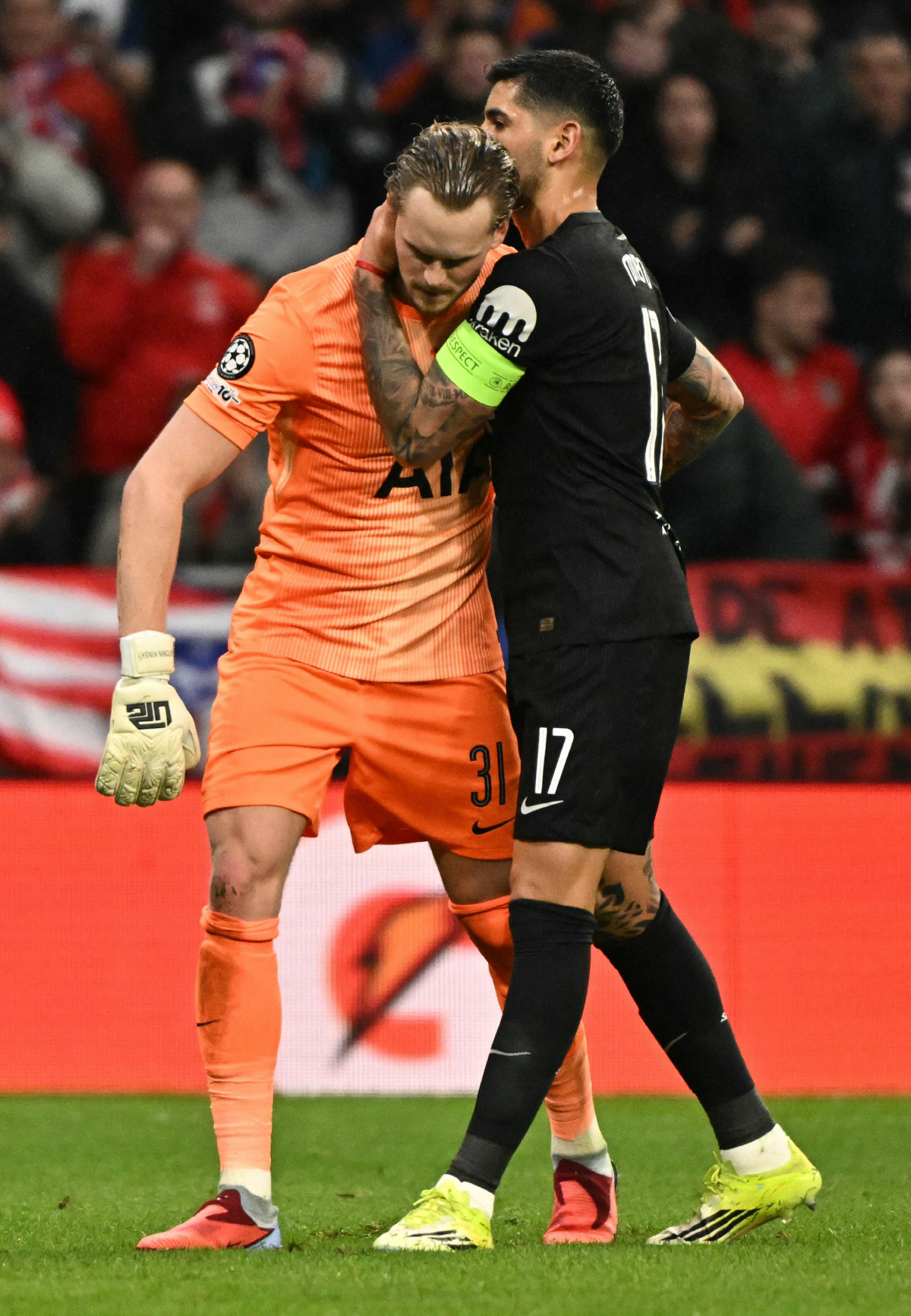 "이게 팀이야!" '감독님, 쟤 빼세요' 주장이 감독에게 선수 교체 지시…