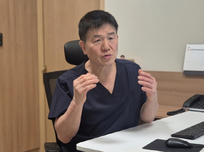 디스크인 줄 알았는데…사지 마비 생기는 질환이라고?