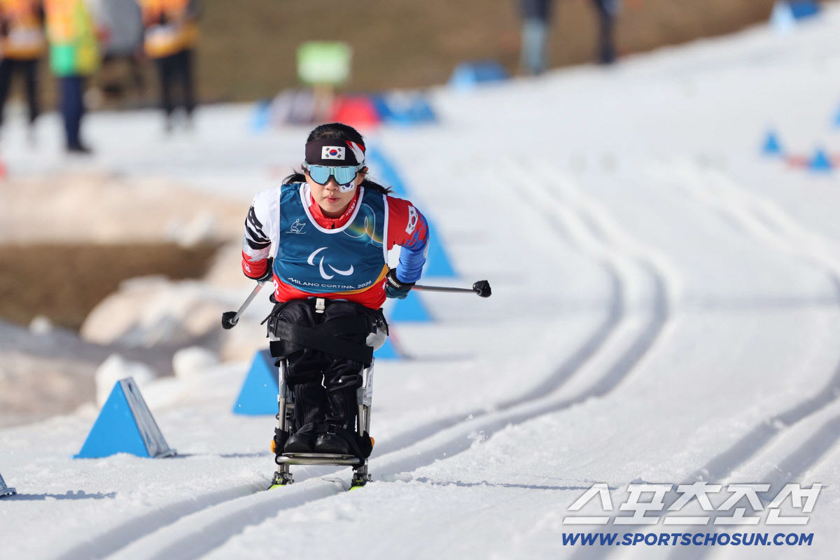 "금→은→은!" '오뚝이 스마일리'김윤지"많이 넘어져서,더 빨리 일어나게…