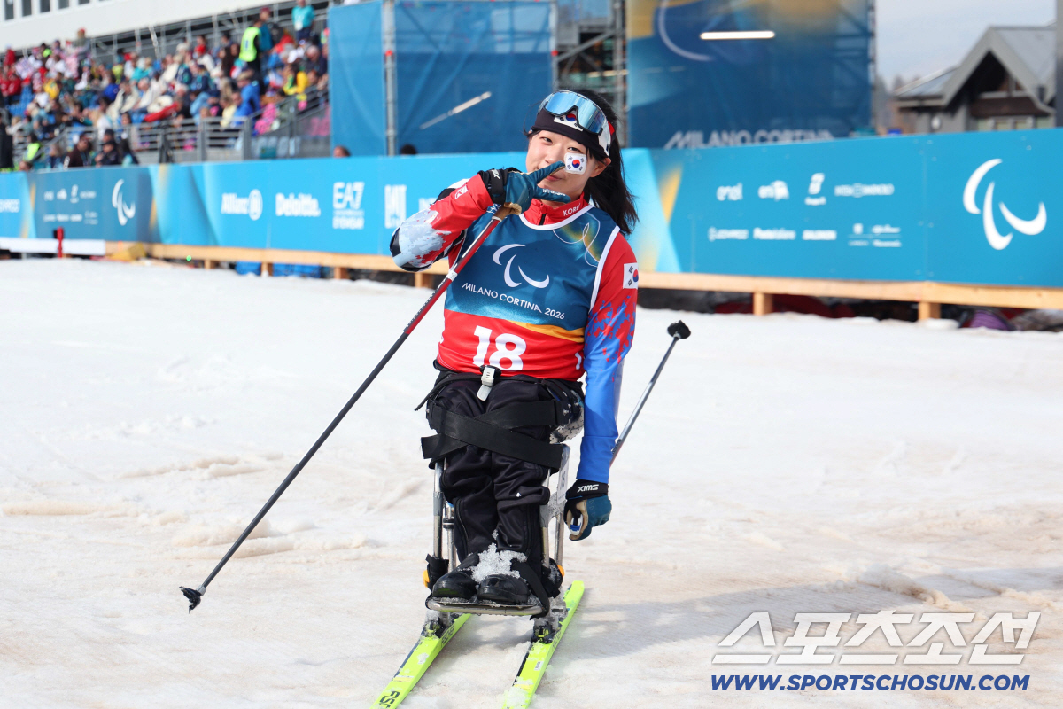 "금→은→은!" '오뚝이 스마일리'김윤지"많이 넘어져서,더 빨리 일어나게…