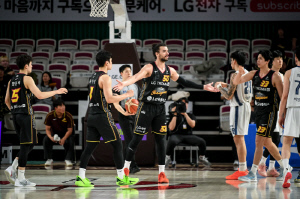 LG-소노 절체절명 승부처. 비디오 판독의 희비. 최승욱의 마레이 컨택트 NO 파울. KBL 