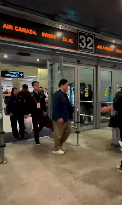 "웰컴, 팀 코리아!" 마이애미 입성 류지현호, '전용 통로 입국→사이드…