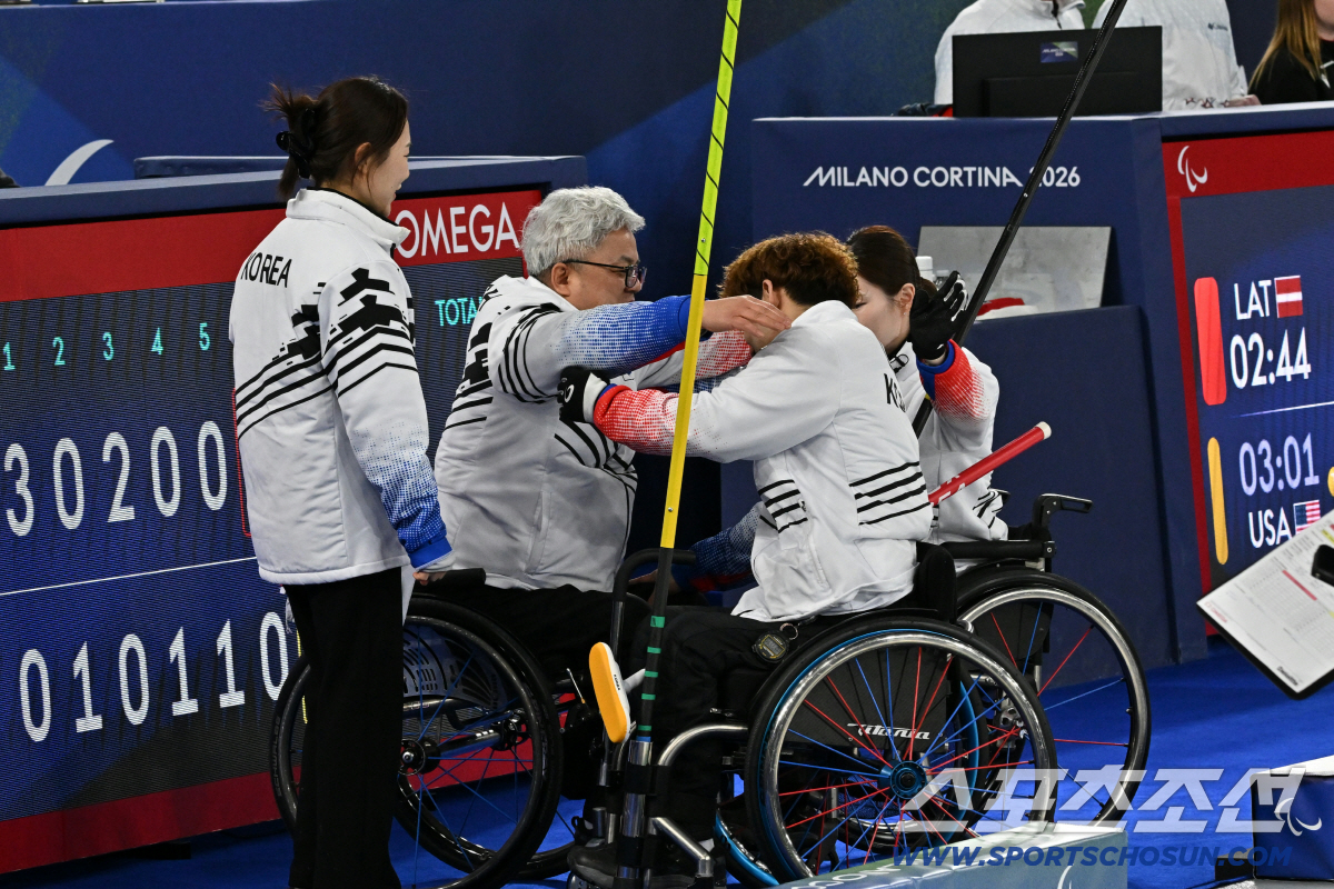 "韓컬링,16년만의 은메달!" 中에 연장혈투끝 7-9석패..."밴쿠버 銀…