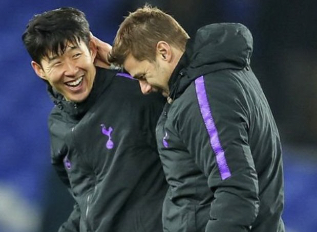 "감독님, 제발 토트넘 구해주세요" 구경 온 포체티노 바짓가랑이 잡을 기…