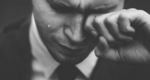 눈물 잦아진 중장년층, 속눈썹 찔림 아니라 '이것' 때문?