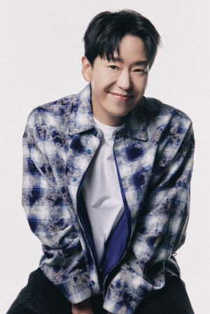 엄기준, 결혼 후 점점 더 어려지네…여전히 훈훈한 비주얼 눈길