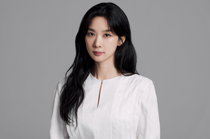 [SC인터뷰] "십자화과 채소 전도사 이나영→러블리 정은채"…'아너' 이청아, 女배우 기싸움은 넣어둬(종합)