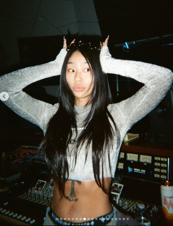 효린, 개복수술 흉터 가린 '대형 타투' 오픈…콤플렉스 이겨낸 자신감