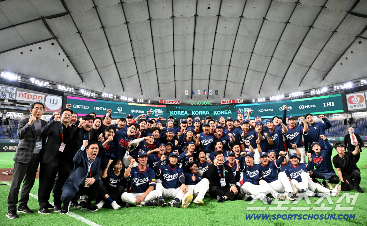 '와' 아찔 송구에 상대 바뀌는 줄…한국, 8강전 대진 나왔다! 'ML …