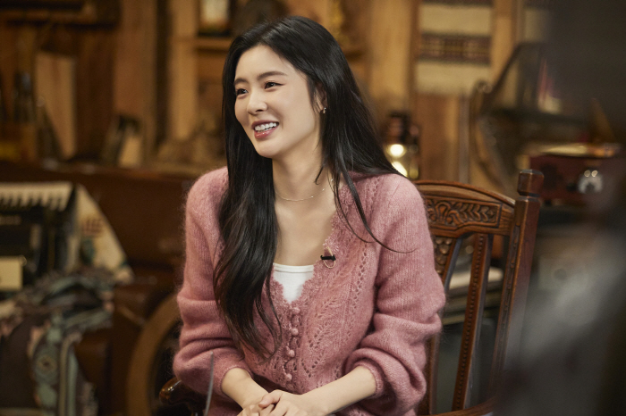 이선빈, 금 투자 대박났다.."떡상, 방송에서 얘기할 수는 없어"('강호동네서점')