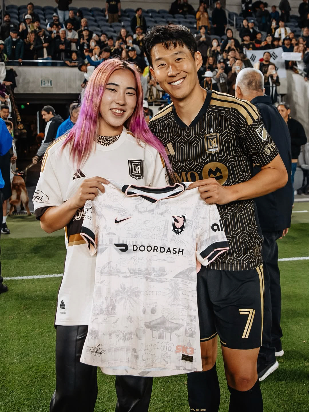 "흥민아, 이제 구단주라고 불러" LA FC 전설 벨라, 구단주 그룹 '…