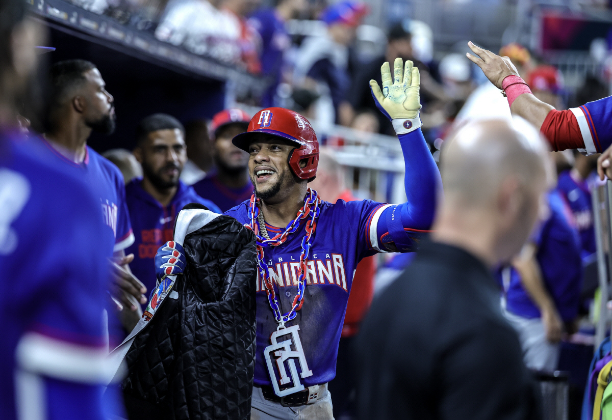 팀타율 .313-4G 13HR '미친팀' 만날 류지현호, 열세 불가피? …