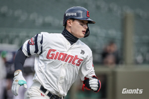 '봄이다! 야구장 가자' 시범경기 개막 → 평일에 2585명 운집한 사직…'윤동희 결승타' 롯데, KT 잡고 상큼한 시작 [부산리뷰]