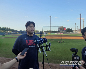 아앗! 류현진 '라떼 정보' 틀렸다! → 이정후한테 들통! 코치님한테 벌써 보고했는데.. 