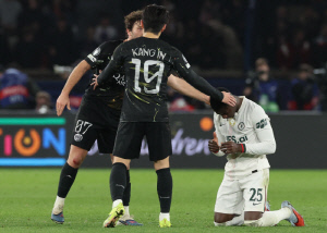 '왜 또 조커로만 기용해' PSG 엔리케 감독, '판매불가' 이강인을 UCL에선 고집스럽게 교체로만 쓴다..합리적 판단일까→끊이지 않는 타구단 이적설