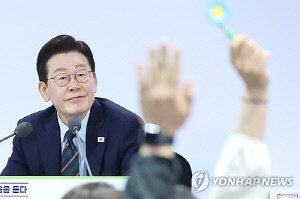 李대통령 오늘 충북서 타운홀 미팅…도민 200명여과 자유토론