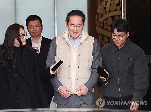 이재용 회장, 유럽 출장 후 귀국…삼성SDI 배터리 수주 추진