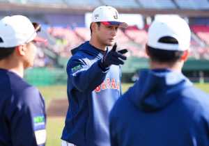 WBC 우승 야망 日에 '일타강사' 떴다…