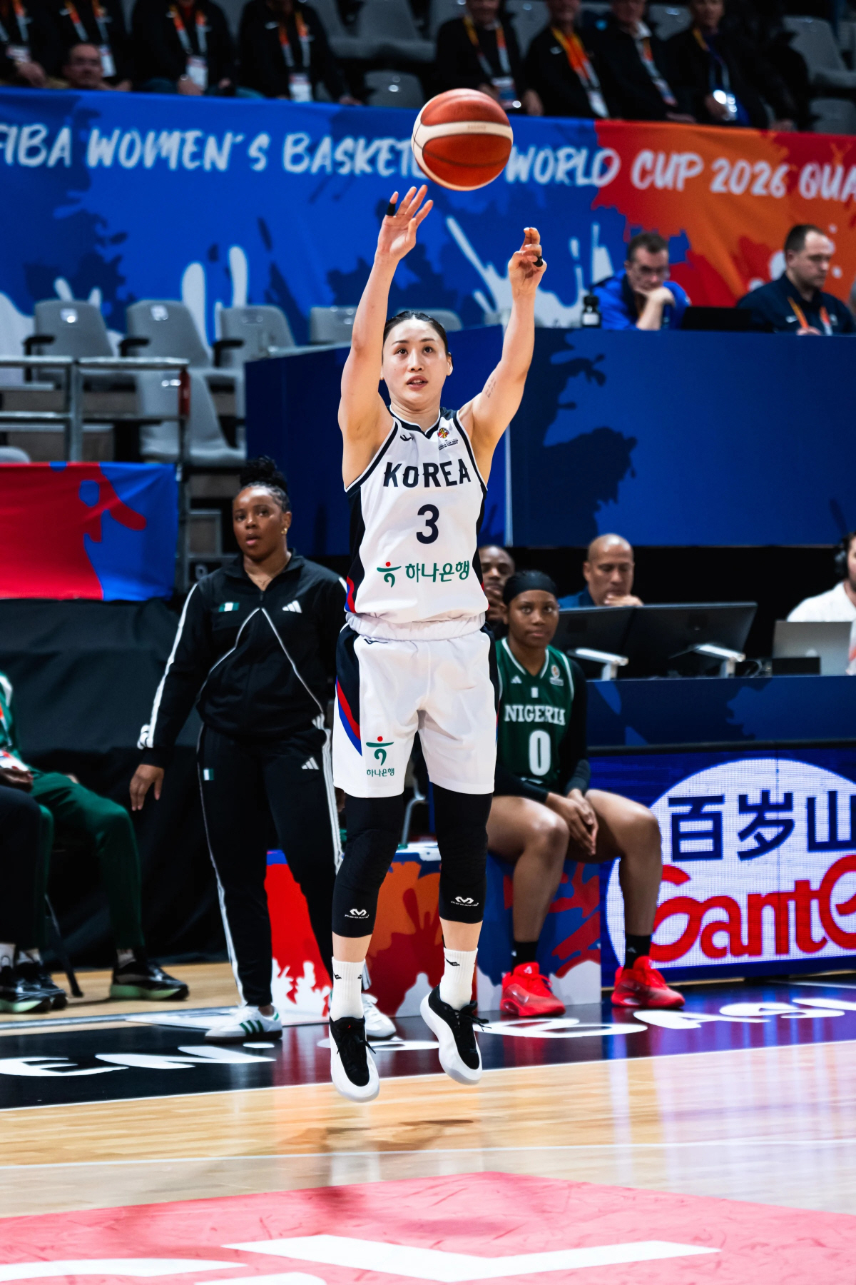 "박지현·강이슬 42점 맹폭→박지수 골밑 장악" 韓 여자농구, 대이변 선…