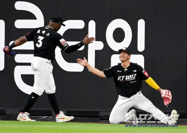 "반갑다 내 아들!" 마이애미에서 뜻밖의 만남? 토종 거포 안현민의 특별…