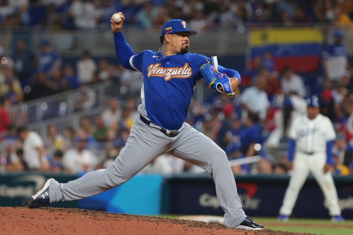 베네수엘라가 만만해? '오타니 킬러' 좌완 특급 수아레즈가 일본전 선발로, 3경기 3이닝 무실점  오릭스 마무리도 등판 대기[민창기의 일본야구]