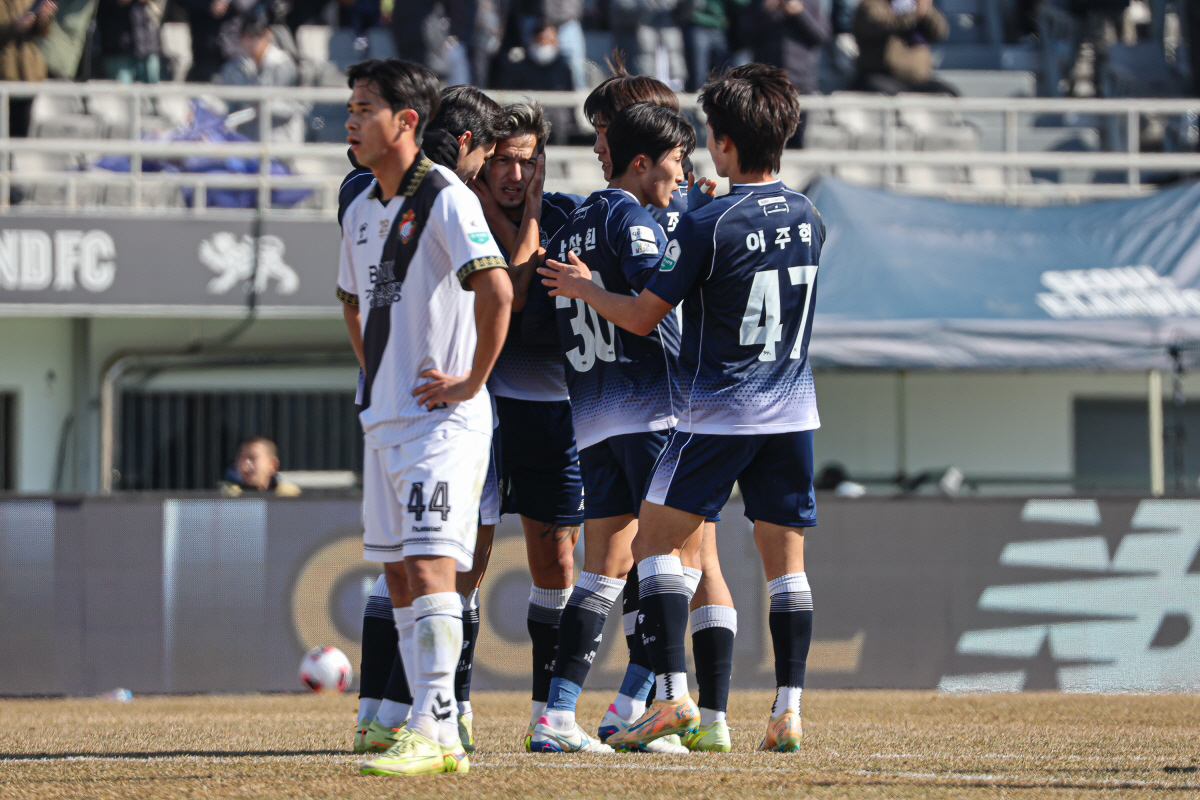 서울 이랜드, 본격적으로 치고 나간다...홈에서 부산 꺾고 2연승 도전!