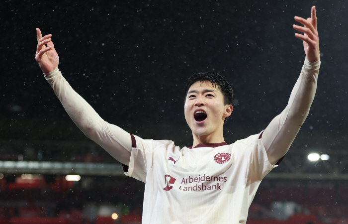 미쳤다! 조규성이 EPL팀 박살냈다, 환상 헤더로 노팅엄전 결승골이자 2026년 첫 골 '작렬'!...BBC도 MOM 극찬, 조규성은 