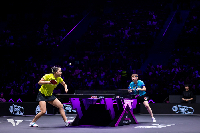 봄날 '국민 삐약이' 신유빈의 눈부신 미소! 中안방서 전 세계1위 주율링…