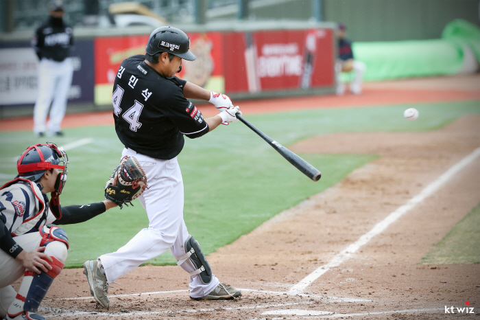 또한명의 '97순위' 스타탄생? 캠프 MVP → 데뷔 첫 공식전 홈런까지…21세 젊은 포수의 1군 첫걸음 [피플]