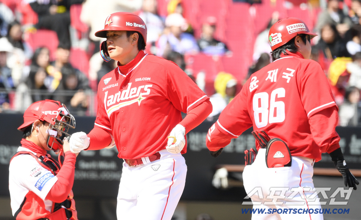'홈런 한 방? 괜찮아!'...KIA 김태형, 최고 149km 배짱투로 …