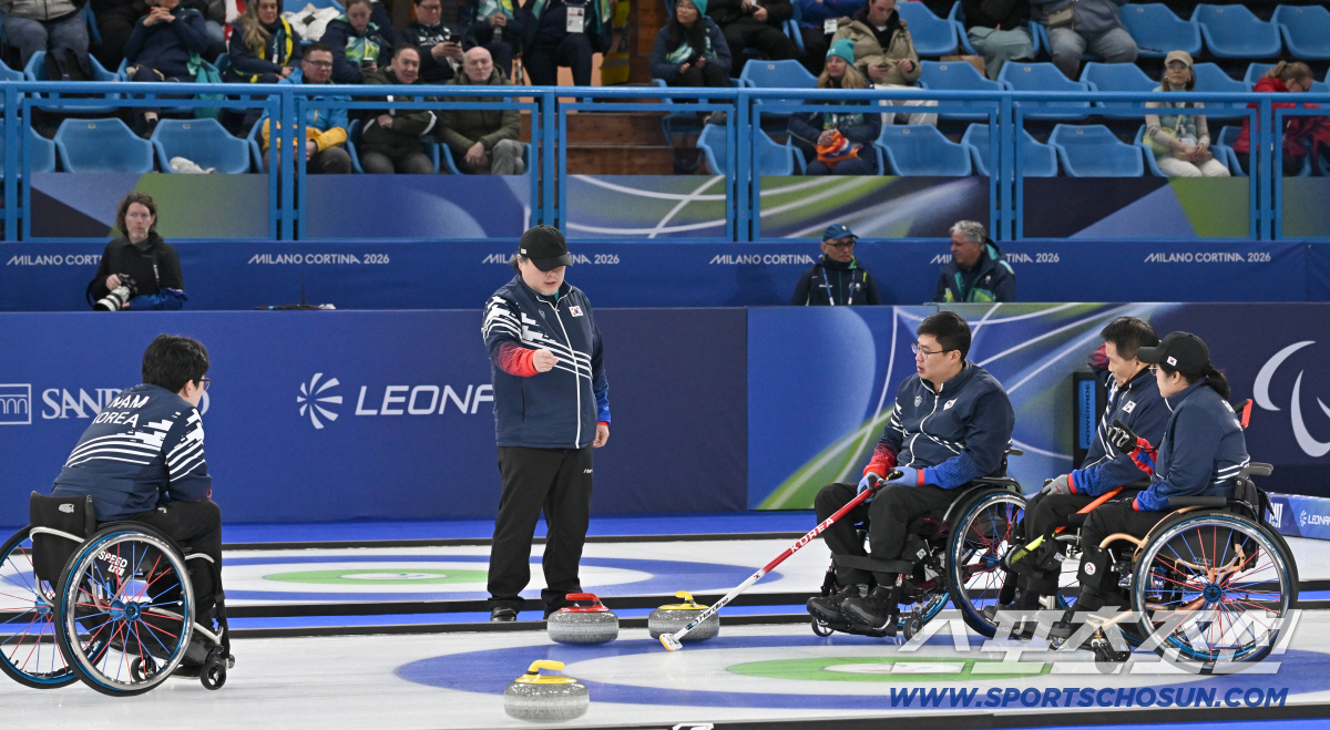"아깝다! 동메달" 韓휠체어컬링, 스웨덴과 초접전끝 4-7패..."힘들고…