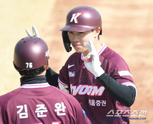 박준현 패전, 혼자 2연패 하고 왜 웃나...예사롭지 않은 19세 신인의 방망이, 10순위 대반란 일어나나