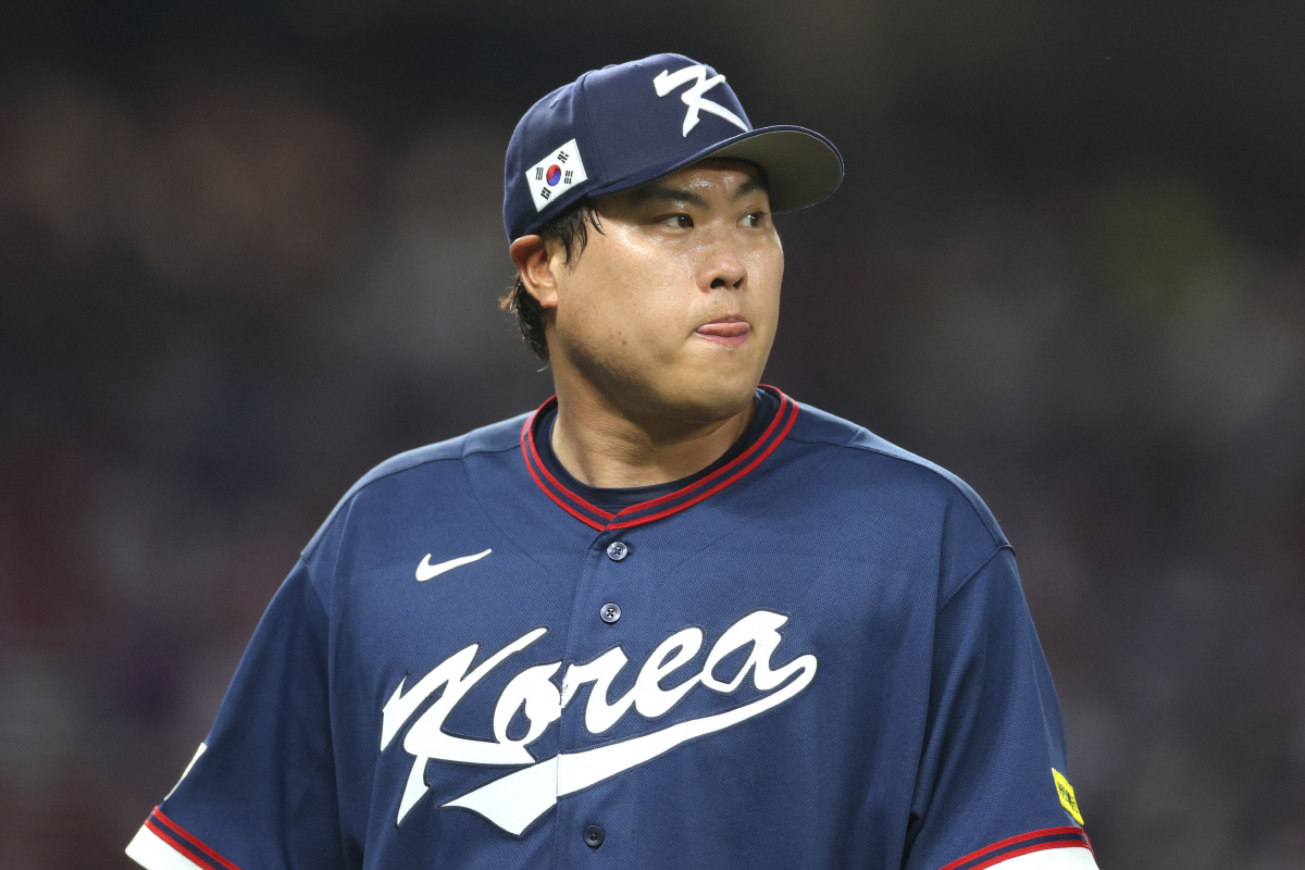 '류현진의 표정'이 말하는 현실, 17년만에 나가본 '우물밖'은 더 거칠…